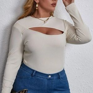 Off-white Long Sleeve Cut-out Top . Size 3x.